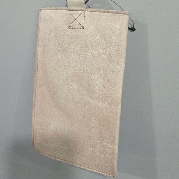 🐢 Free People Bright Lights Leather Crossbody Phone Wallet Tan NWOT - Picture 7 of 12